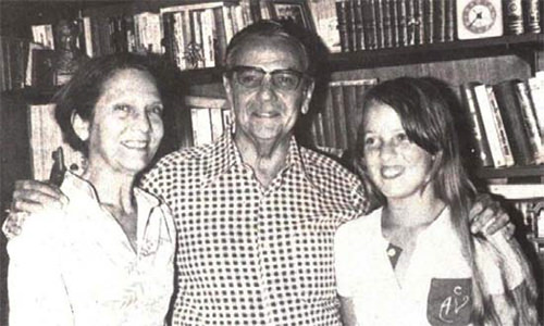 Foto 12. Dr. Calvo Lairet, su esposa y su nieta menor