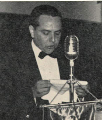 Foto 3. El Dr. Calvo Lairet en el Club Los Cortijos, el 12-11-1948, anuncia la creación de la Sociedad Anticancerosa.