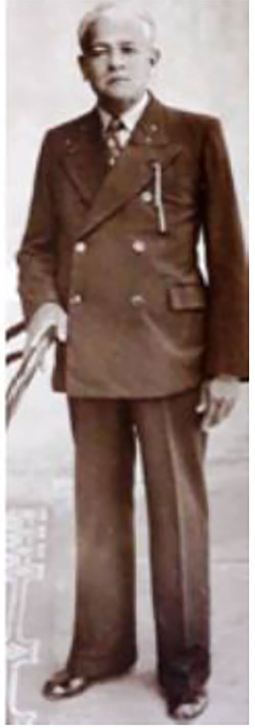 Fig 1. Ancestros: C) Don Emilio Muñoz, abuelo materno