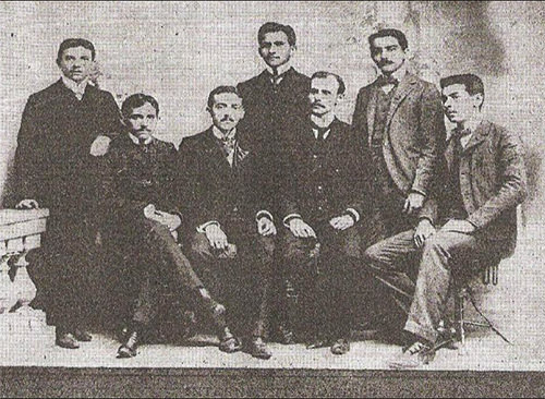 Fig. 2. INTERNOS POR CONCURSO 1906: Brs. Temístocles Carvallo, Eudoro González, José Benigno Hernández, José Manuel Espino, Tomás Landaeta, Inocente Carvallo y J. Puyou