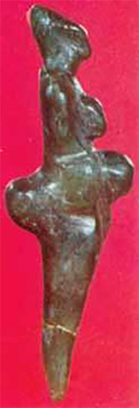 Venus de Grimaldi o Polichinela, datada hacia el 24.000 aC. De 8.1 cm, tallada en esteatita y que representa a una mujer en estado de gravidez. Corresponde probablemente a una Neanderthal