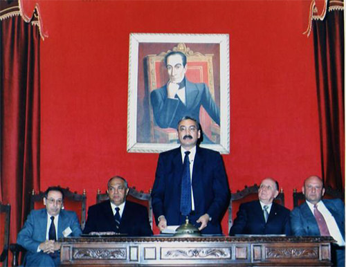 Fig. 2 ACTO DE INSTALACION DEL VIII CONGRESO De izq a der: Dr. Ivón Díaz Pisani, Secretario del Congreso. Prof. Luis Ángel Carruyo, Coordinador del Rectorado, Prof. Léster Rodríguez Herrera, Rector de la Universidad de Los Andes. Dr Abraham Krivoy, Presidente de la SVHM. y Dr. Eliéxer Urdaneta Carruyo, Presidente del VIII Congreso.