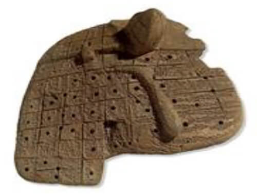 Modelo babilónico de vías biliares e hígado. Museo Británico.