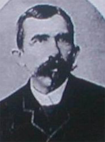 Dr. Francisco Bustamante Urdaneta Coro, 6/9/1839 + Maracaibo, 30/12/1921 Miembro Correspondiente Nacional de la Academia Nacional de Medicina, Puesto Nº 37 por el Estado Zulia.