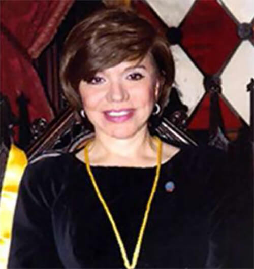 Fig 2. B) Doris Perdomo de Ponce